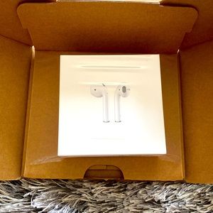 ⚡️⚡️Apple AirPods with Charging Case Brand New in Box. 2nd Generation⚡️⚡️